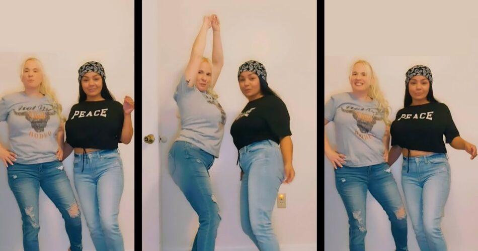 Pec flex quens Daisy Chain and Candy Cane in blue jeans.