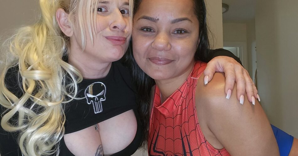 Muscle Mommies: Daisy Chain & Candy Cane