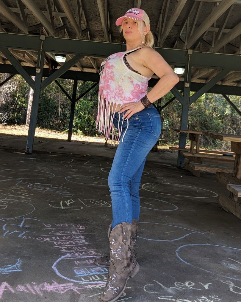 Queen Daisy Chain has her Blue Jeans On in Woodbine, GA #3